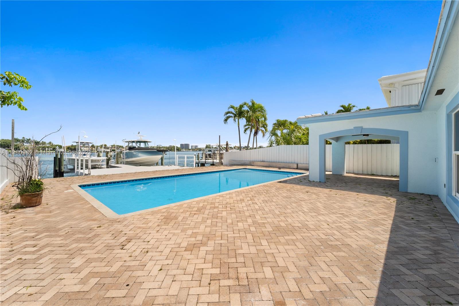 BISCAYNE BEACH-2ND ADDN - Residential