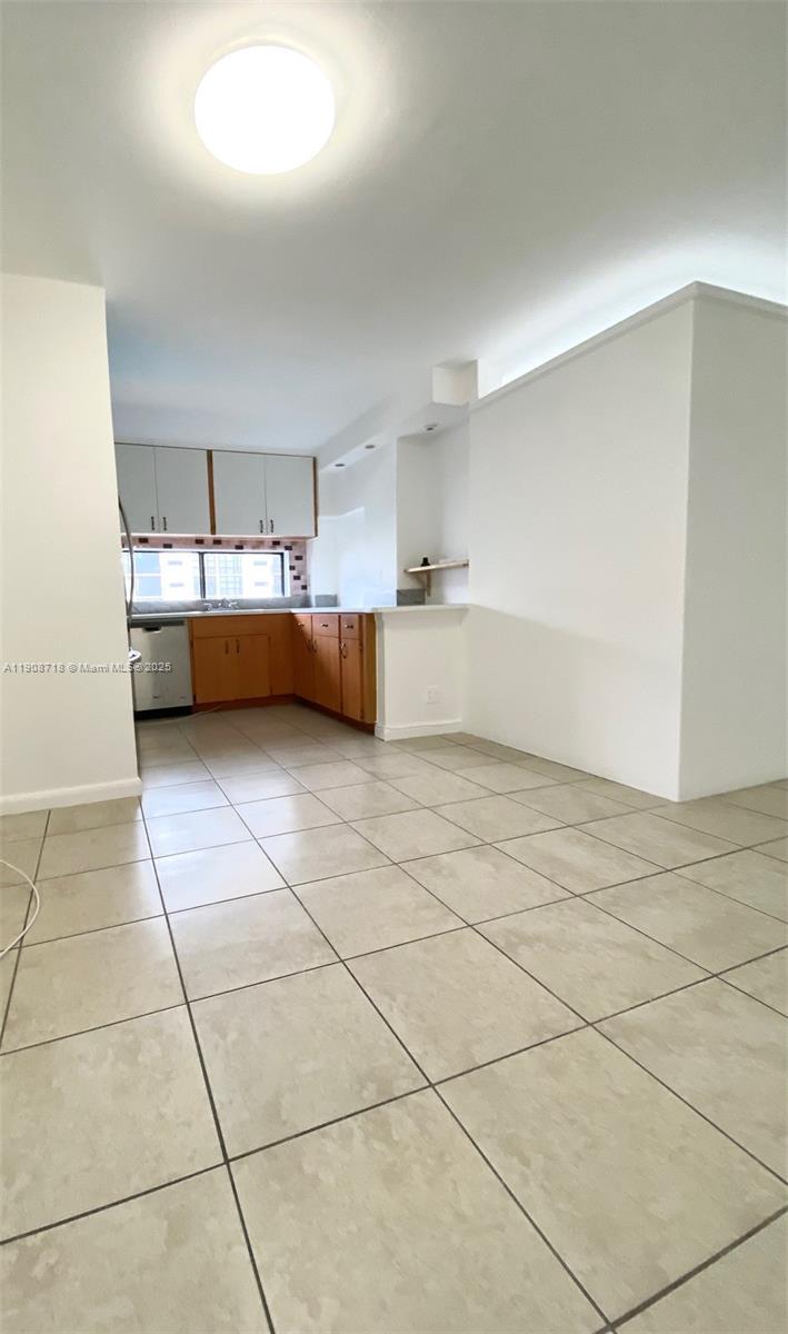 PLAZA OF AMERICAS CONDO P - Residential