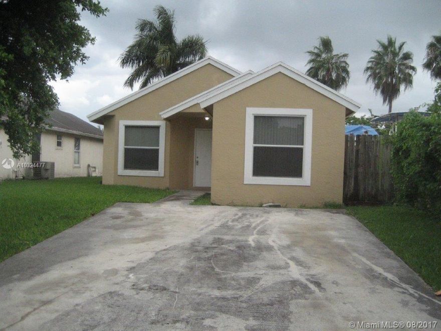 SPECTACULAR HOUSE AT VILLAS OF PALM BAY. Recently renovated 4 bed 2 bath. Fresh paint. ONLY COLLECTING FIRST MONTH AND SECURITY DEPOSIT if credit is above 600! TENANTS MUST HAVE A MINIMUM OF $3,450/MONTH VERIFIABLE NET (AFTER TAXES) HOUSEHOLD INCOME TO BE APPROVED. Clean record is a MUST: No Criminal, No Eviction Record accepted. Tenant must apply with landlord and get approved, then apply with association.