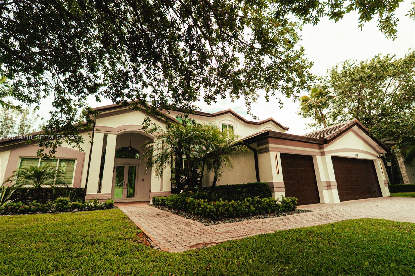 WINDSOR PALMS - Residential