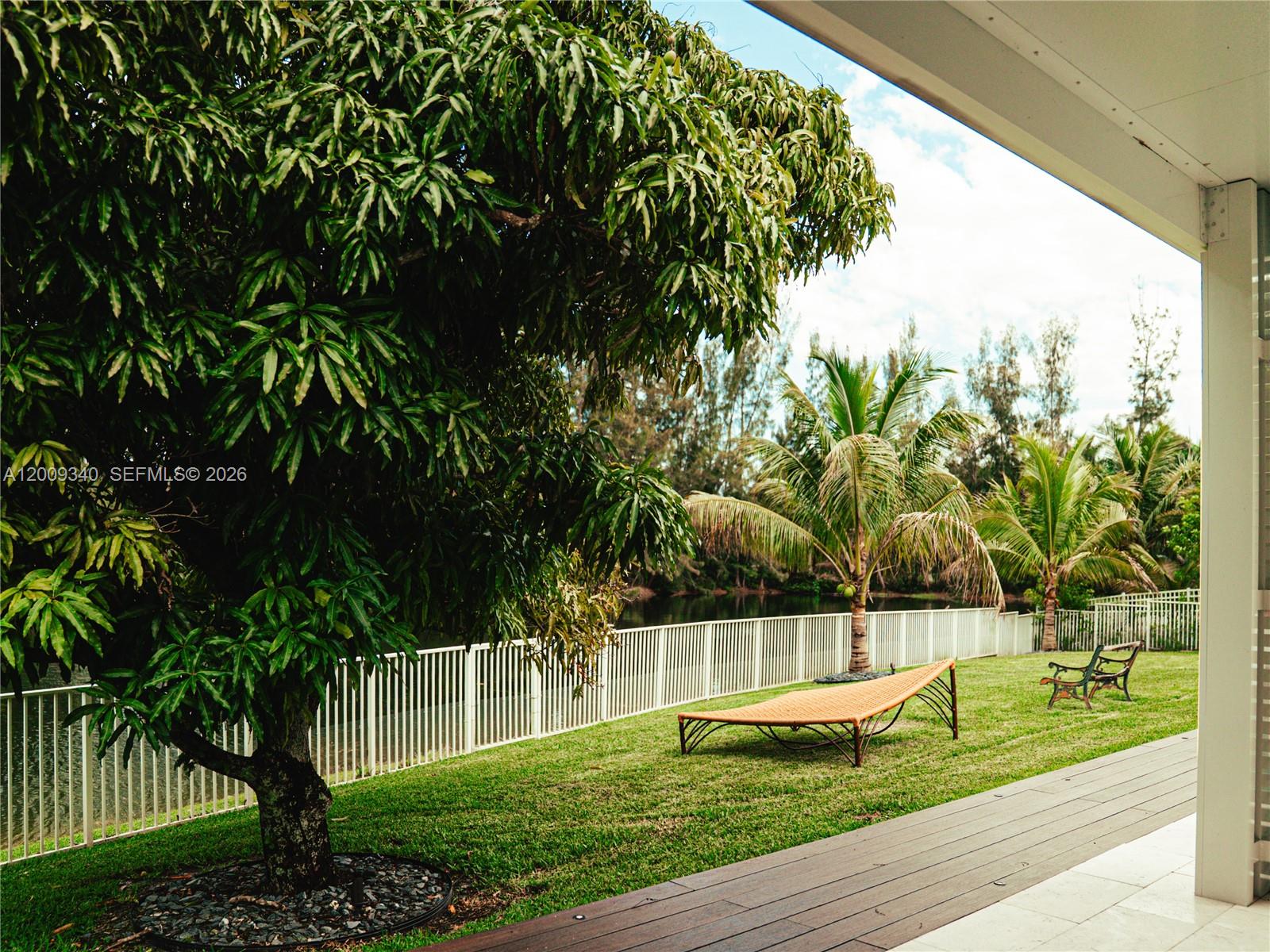 WINDSOR PALMS - Residential