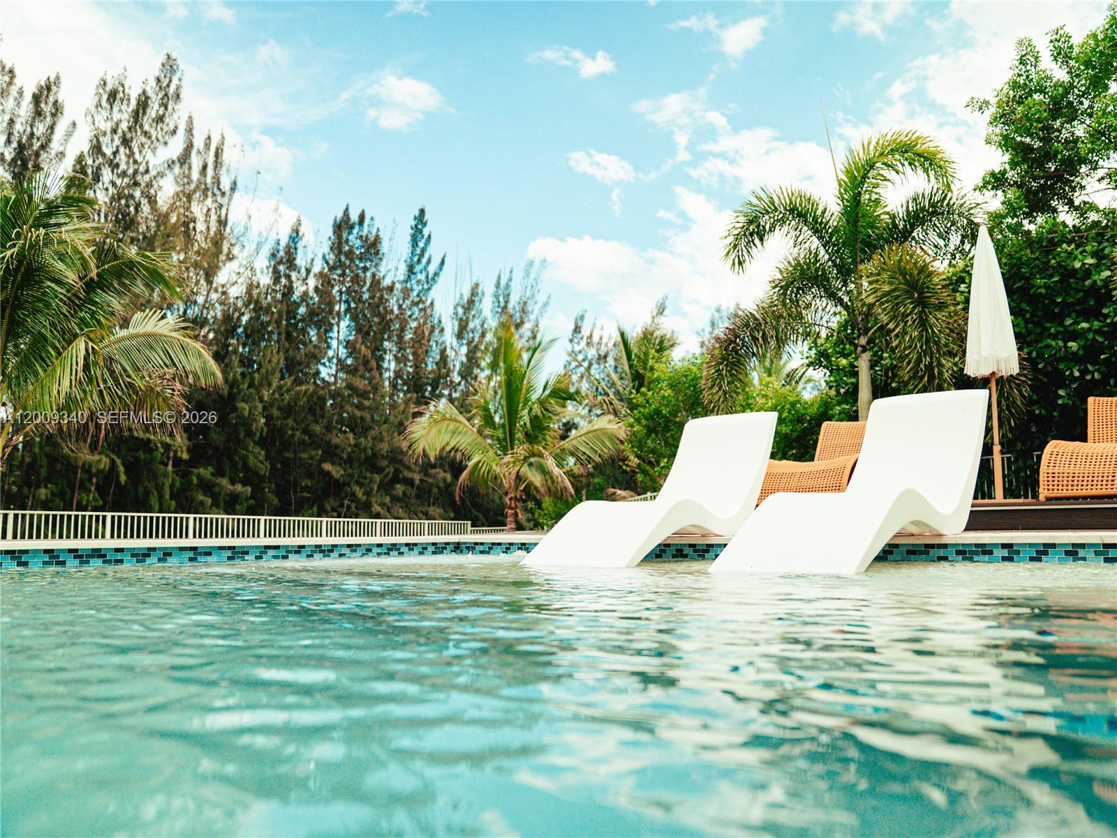 WINDSOR PALMS - Residential