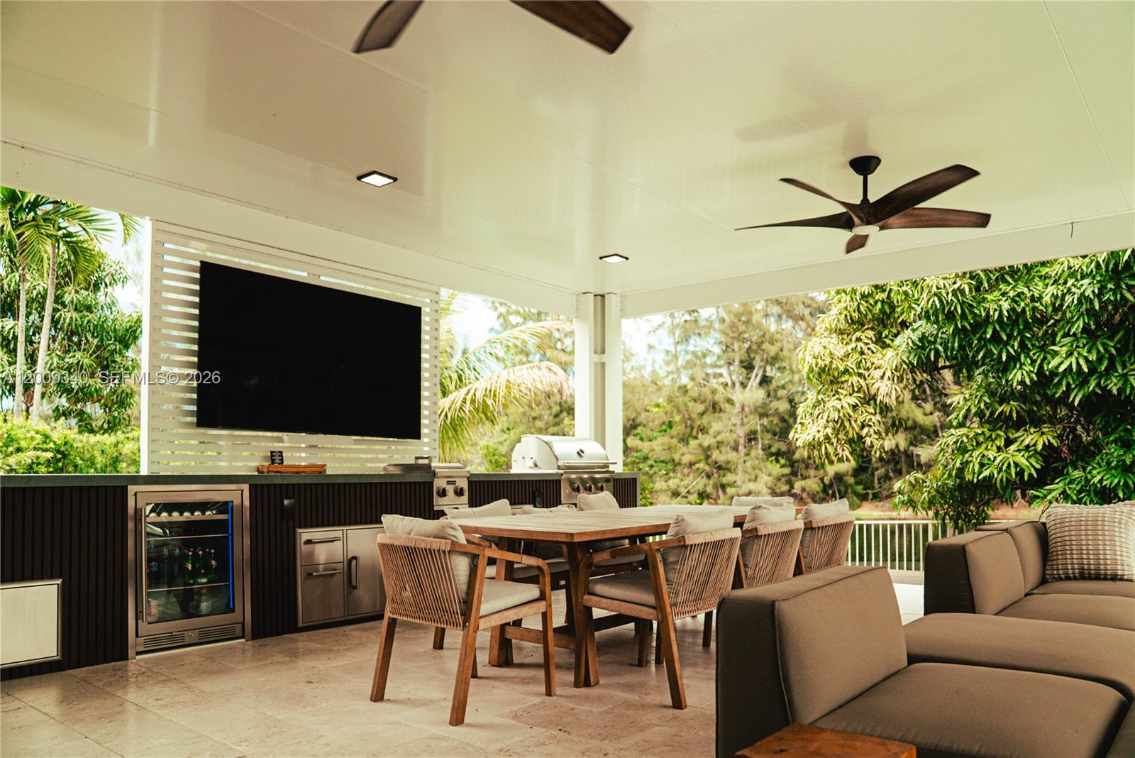 WINDSOR PALMS - Residential