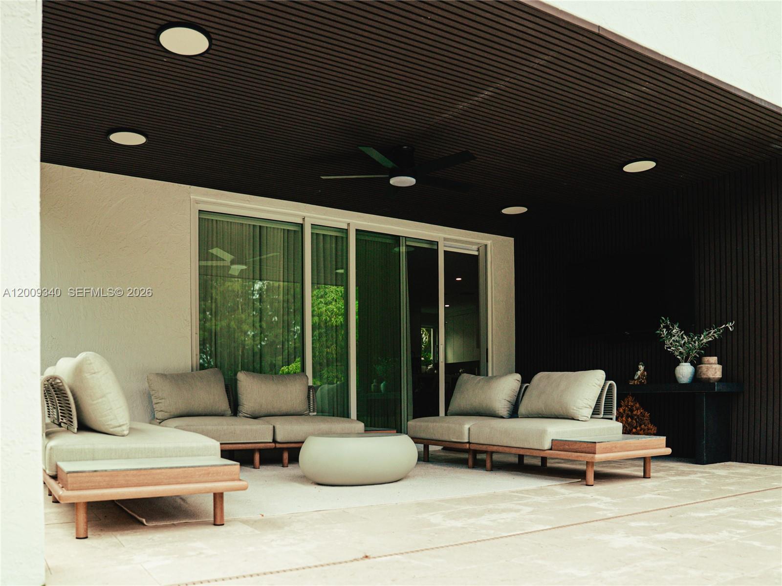 WINDSOR PALMS - Residential
