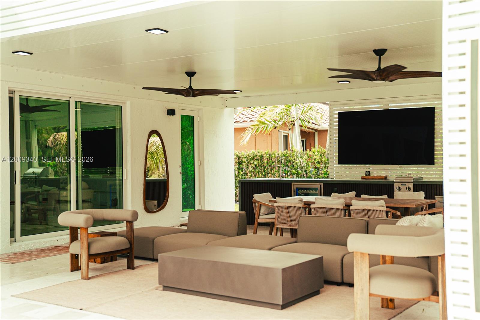 WINDSOR PALMS - Residential