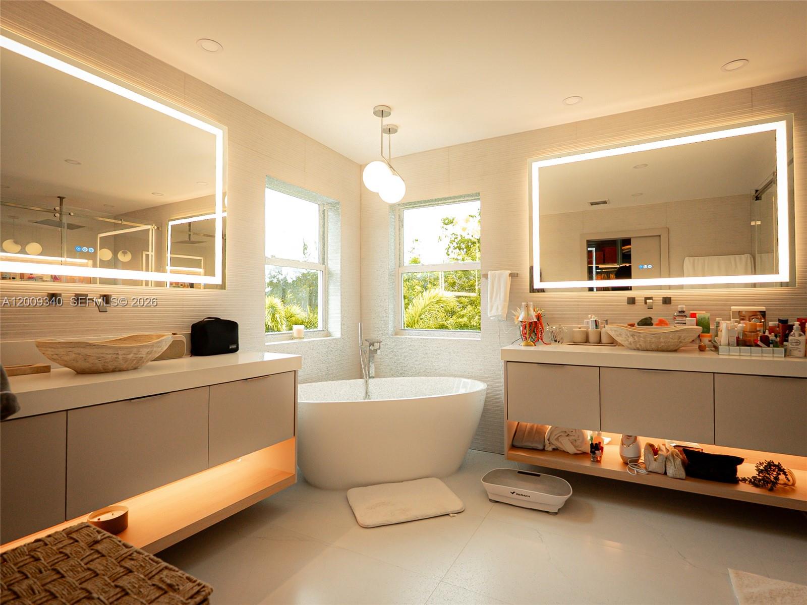 WINDSOR PALMS - Residential