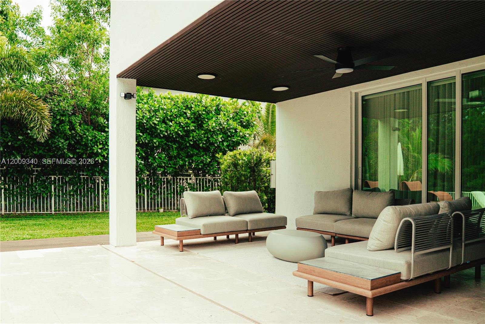 WINDSOR PALMS - Residential