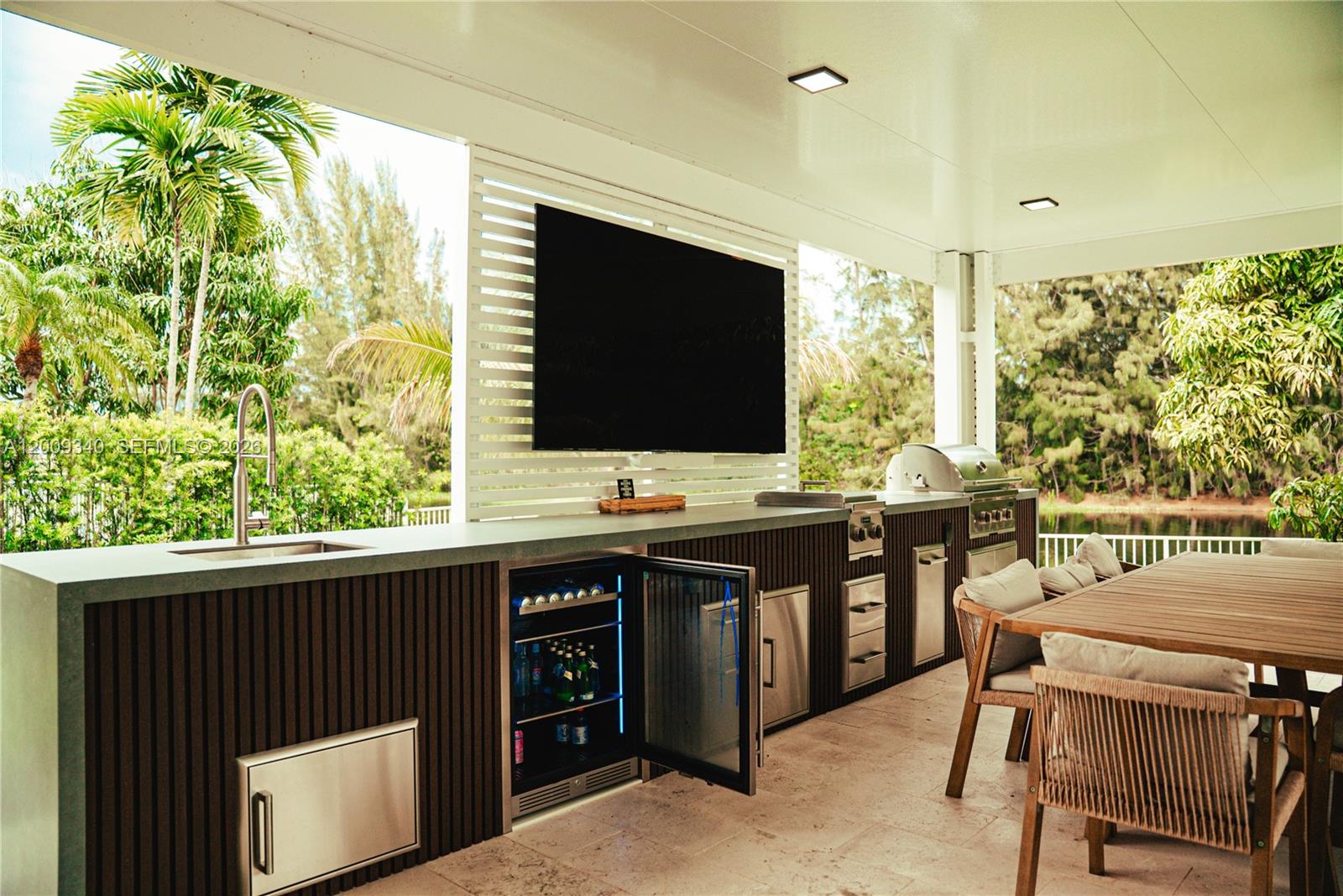 WINDSOR PALMS - Residential