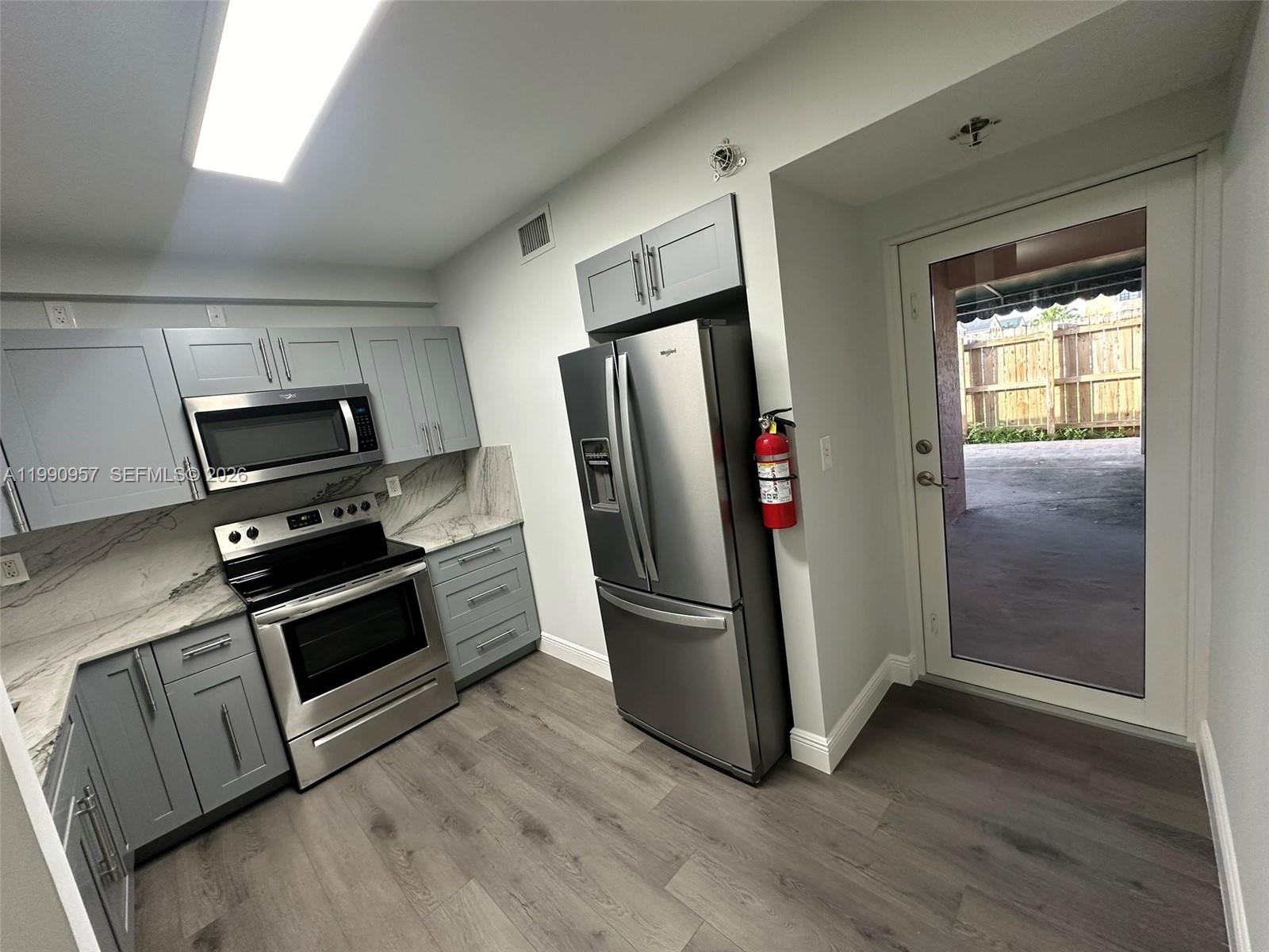 12005 SW 14th St 403-D