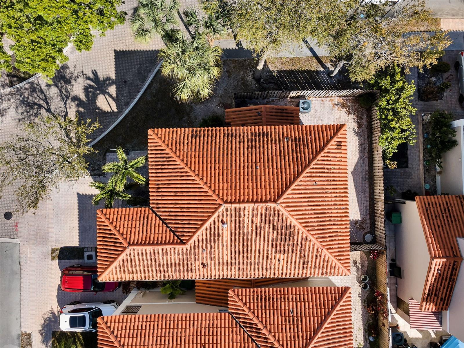 ANCHORAGE AT MIAMI LAKES - Residential