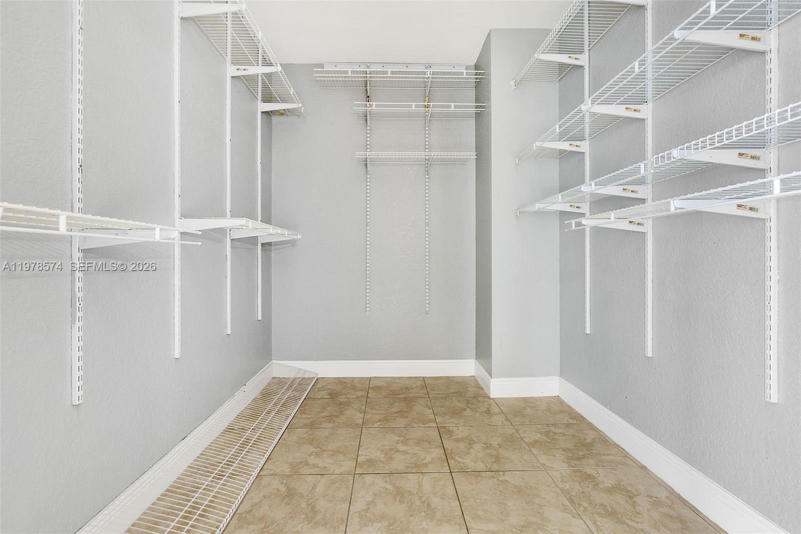 ANCHORAGE AT MIAMI LAKES - Residential