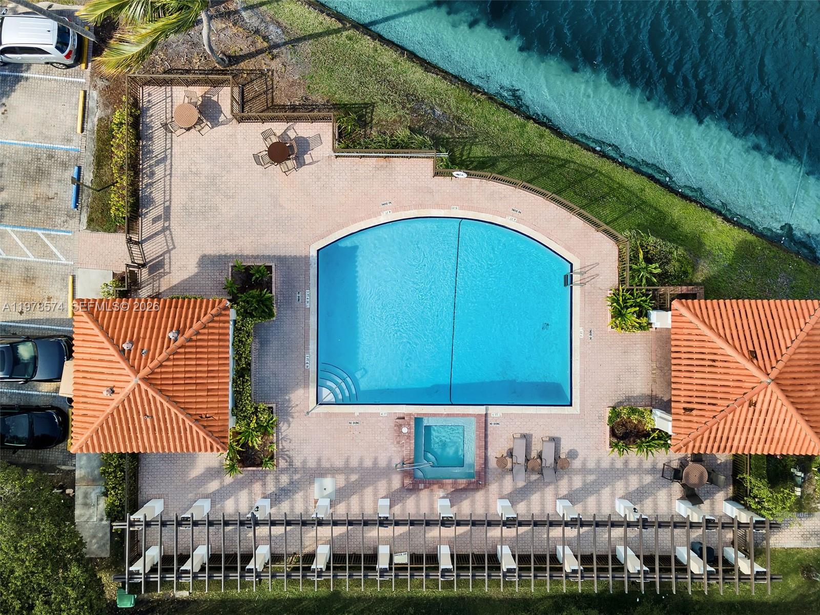 ANCHORAGE AT MIAMI LAKES - Residential