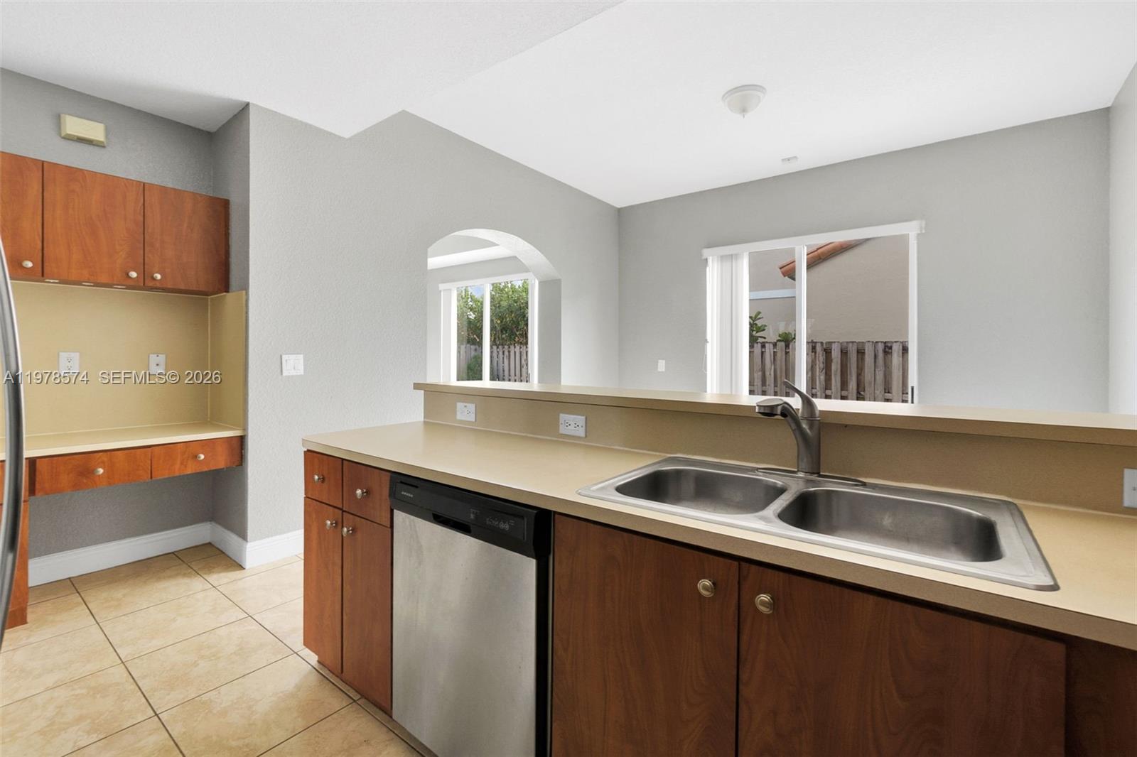 ANCHORAGE AT MIAMI LAKES - Residential