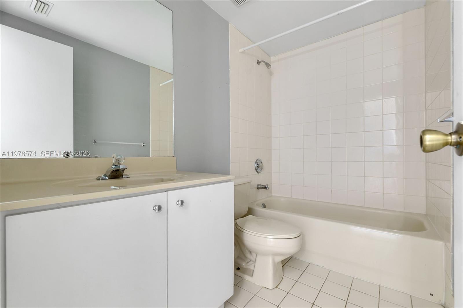 ANCHORAGE AT MIAMI LAKES - Residential