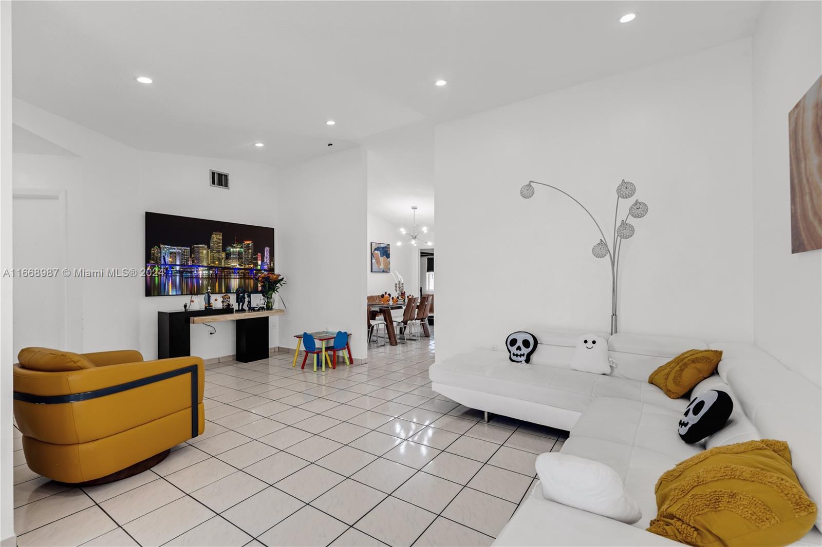 SUNSET HARBOUR SEC V - Residential Lease