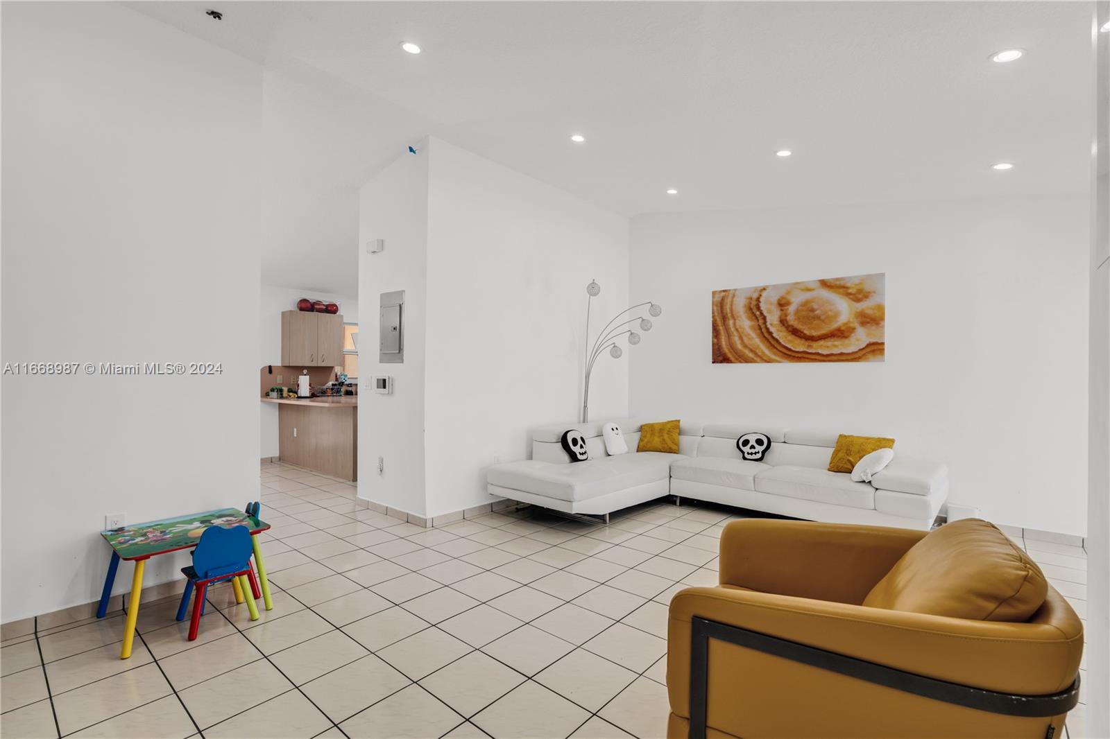 SUNSET HARBOUR SEC V - Residential Lease