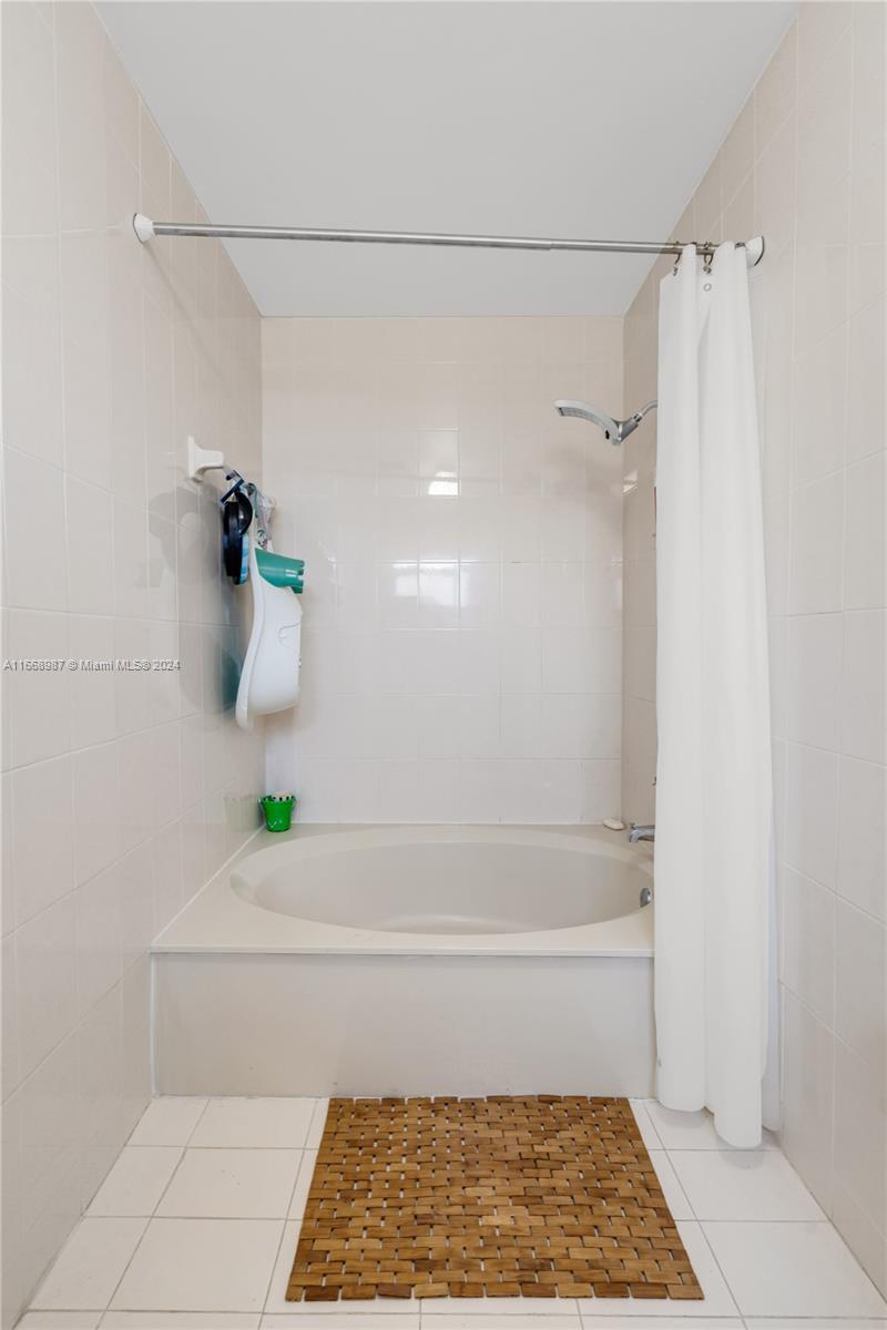 SUNSET HARBOUR SEC V - Residential Lease