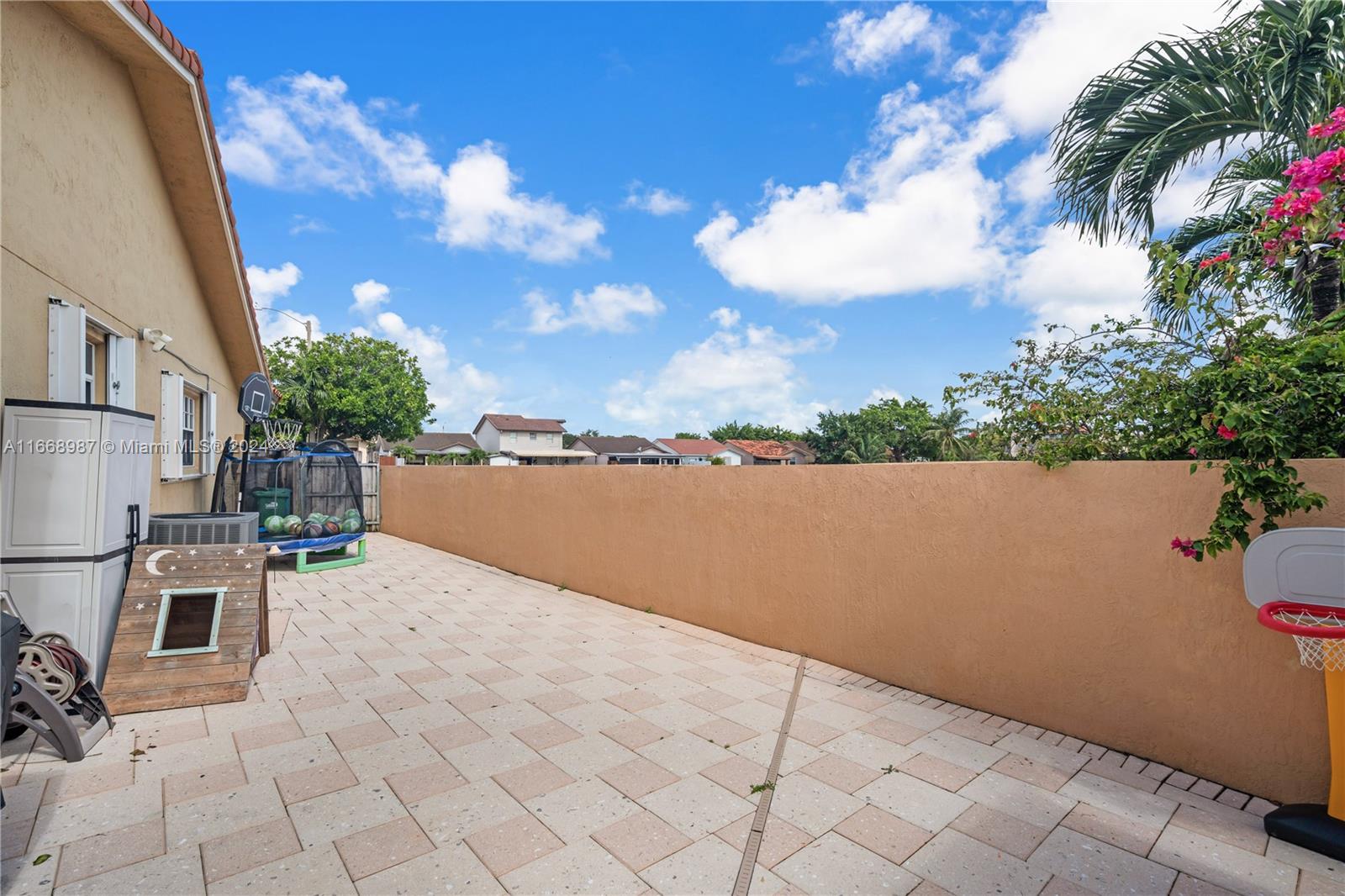 SUNSET HARBOUR SEC V - Residential Lease