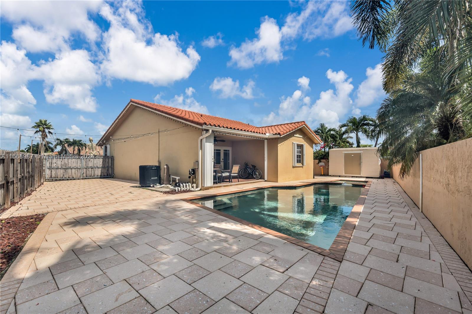 SUNSET HARBOUR SEC V - Residential Lease