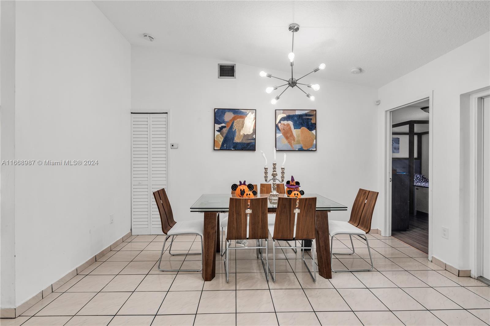 SUNSET HARBOUR SEC V - Residential Lease