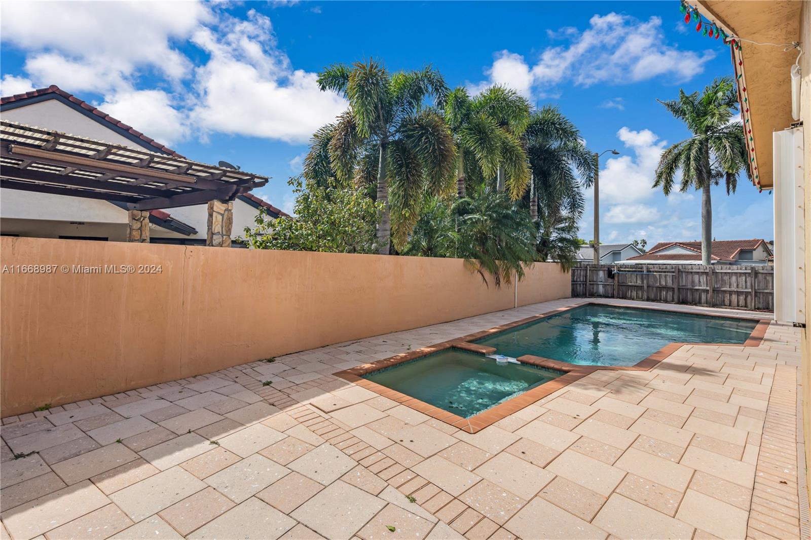 SUNSET HARBOUR SEC V - Residential Lease