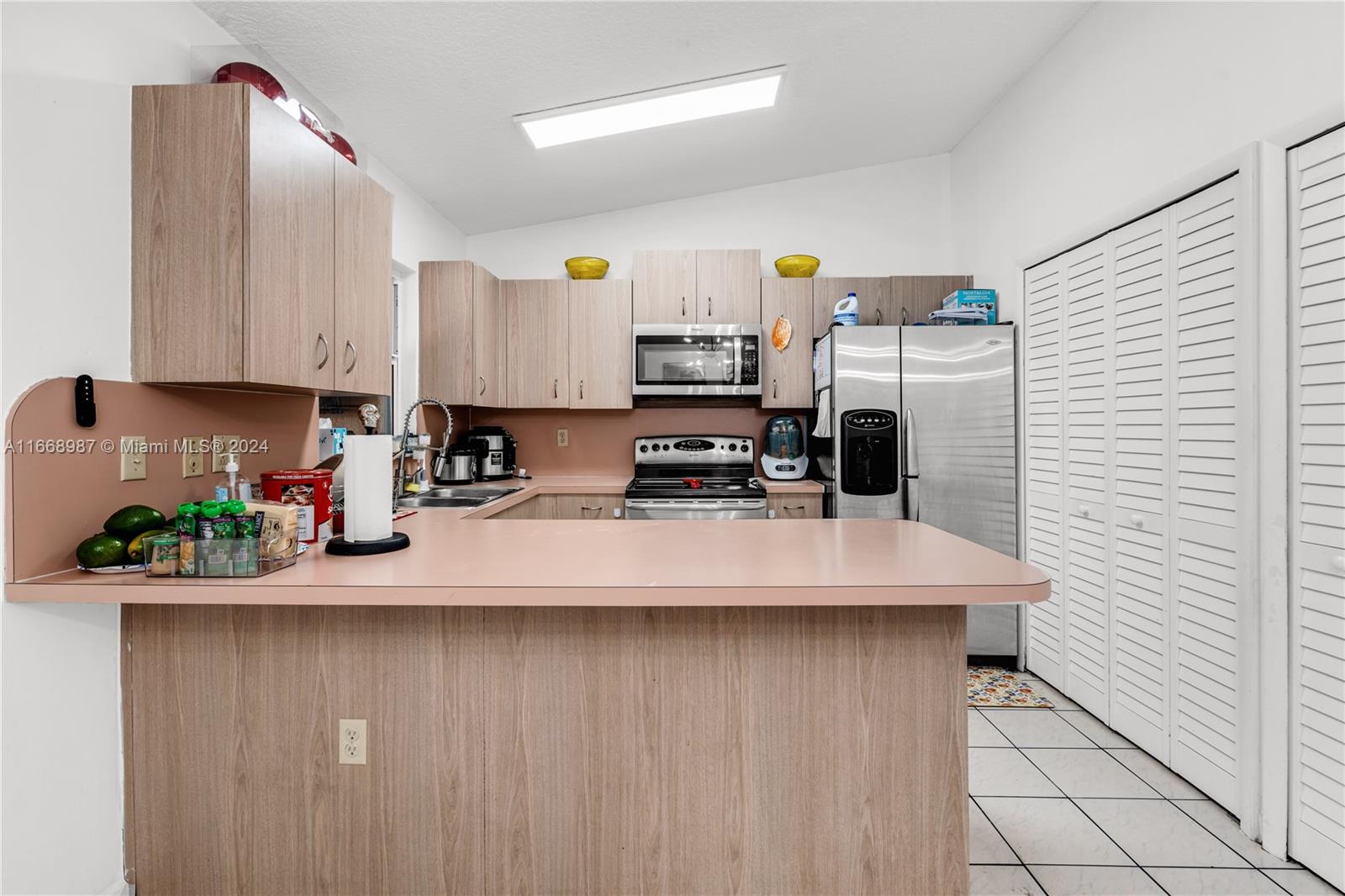 SUNSET HARBOUR SEC V - Residential Lease