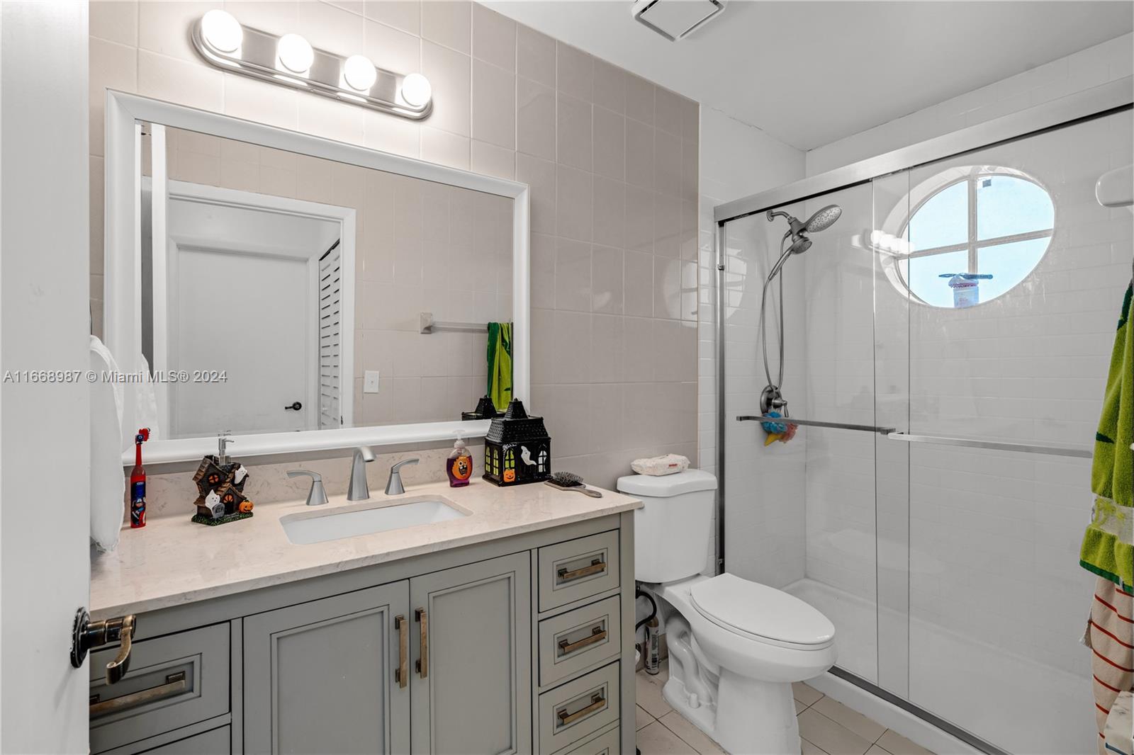 SUNSET HARBOUR SEC V - Residential Lease