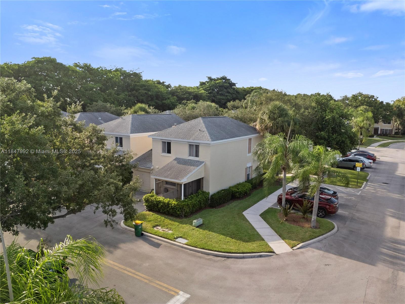 11001 Sea Hibiscus Ln, Tamarac, FL, 33321/$430,000 2 11001 Sea Hibiscus Ln
