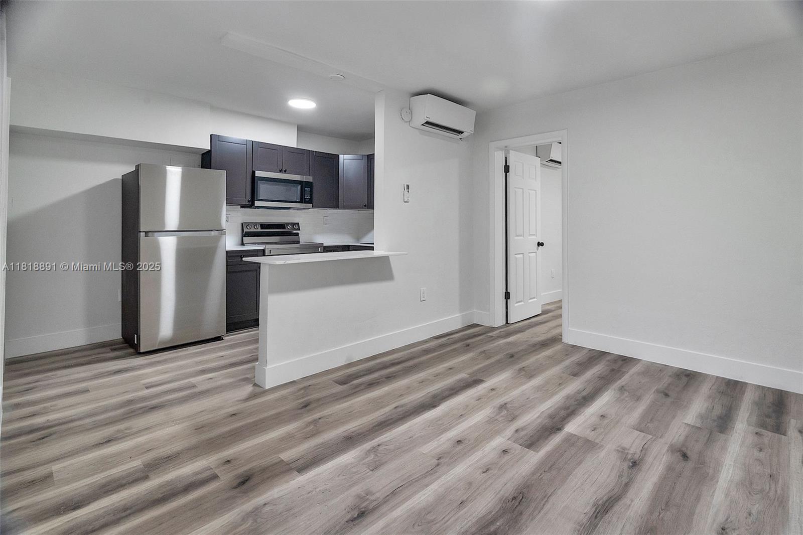 Rental Property at 4037 Sw 65th Ave 10, South Miami, Miami-Dade County, Florida - Bedrooms: 1 
Bathrooms: 1  - $2,000 MO.