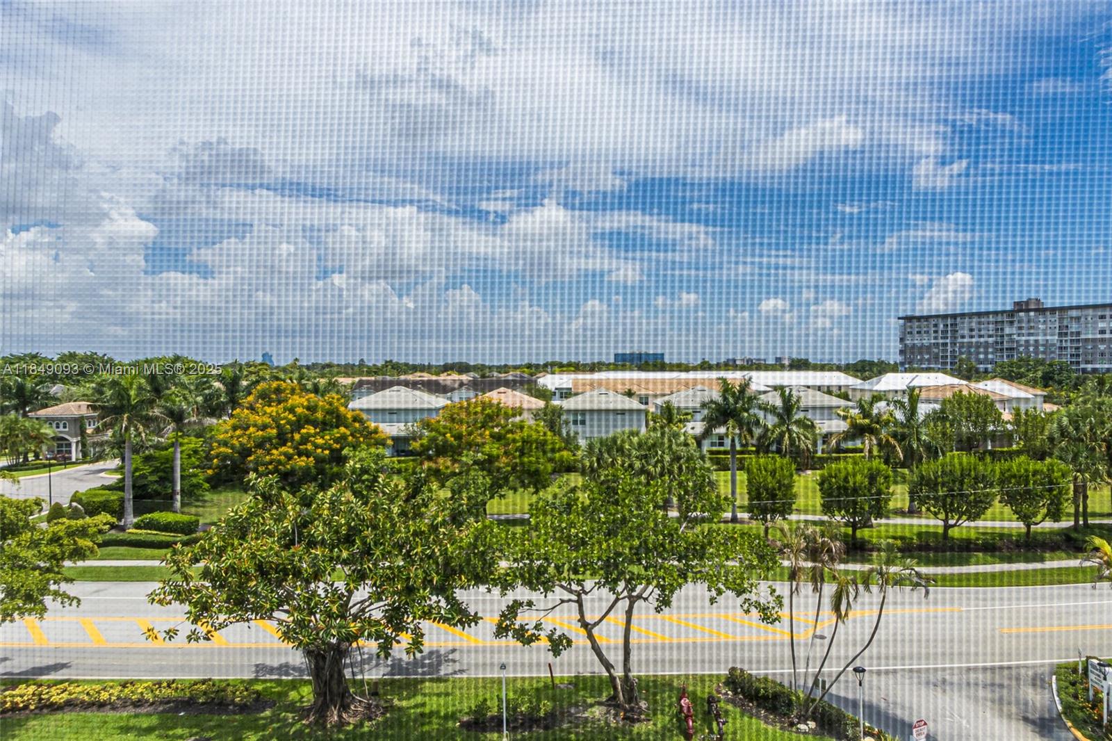 HILLCREST EAST NO 23 COND - Residential