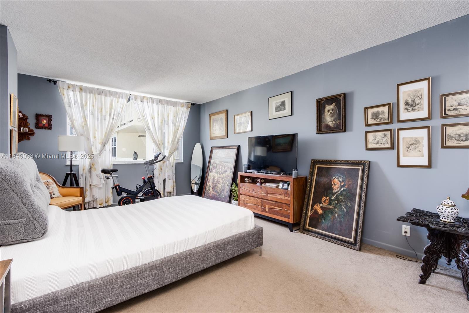 HILLCREST EAST NO 23 COND - Residential