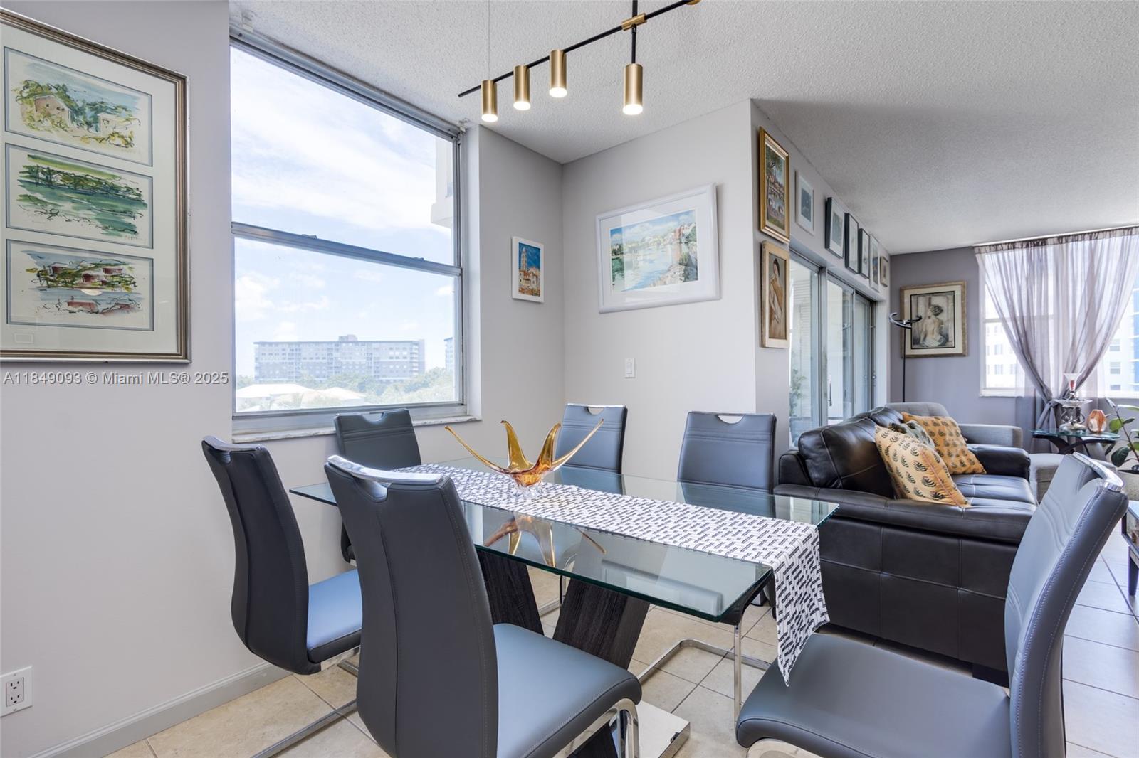 HILLCREST EAST NO 23 COND - Residential