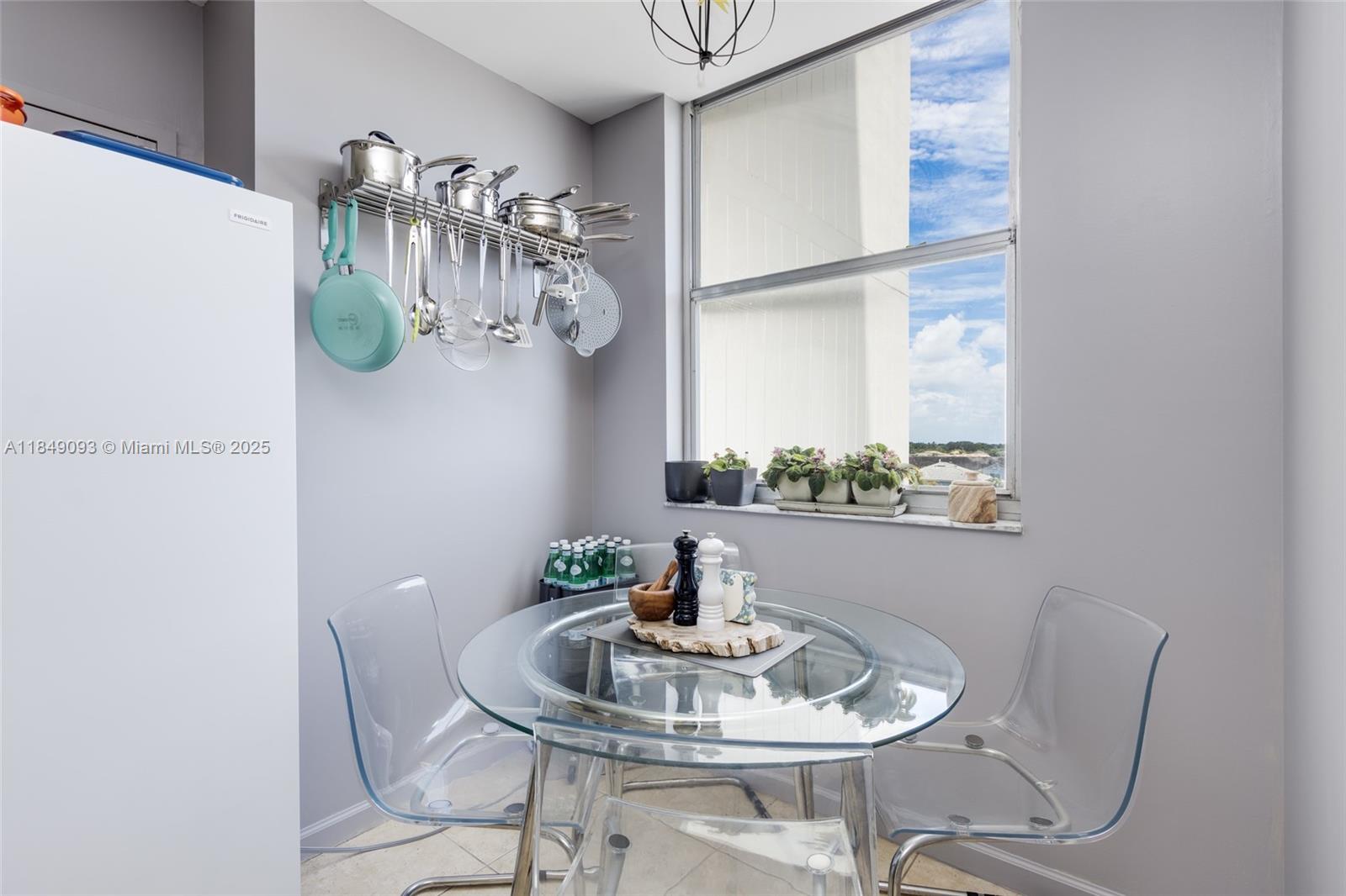 HILLCREST EAST NO 23 COND - Residential