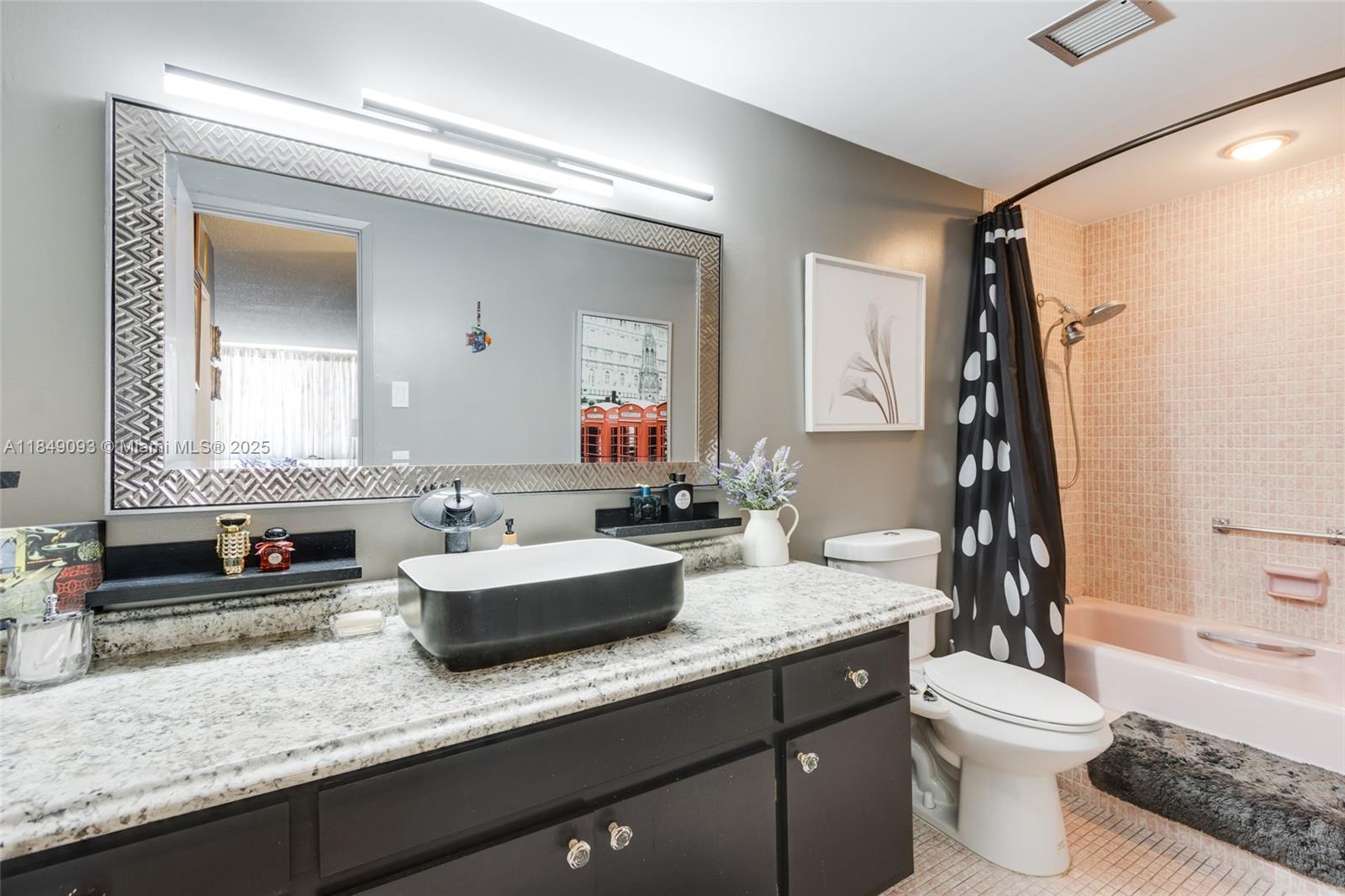 HILLCREST EAST NO 23 COND - Residential