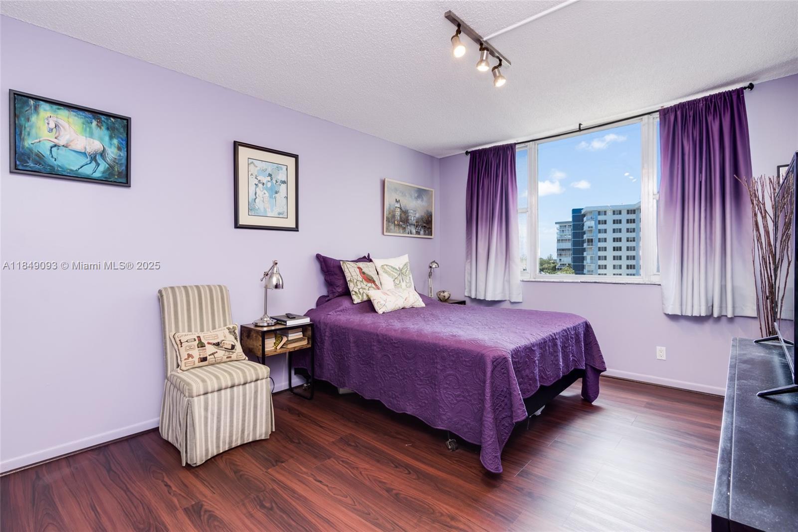 HILLCREST EAST NO 23 COND - Residential