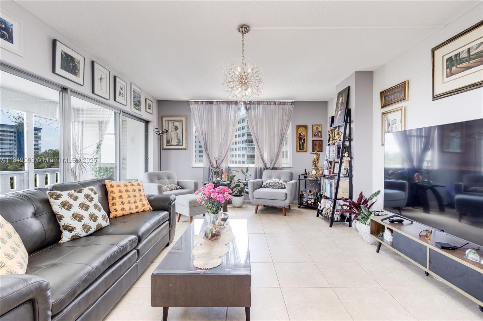 HILLCREST EAST NO 23 COND - Residential