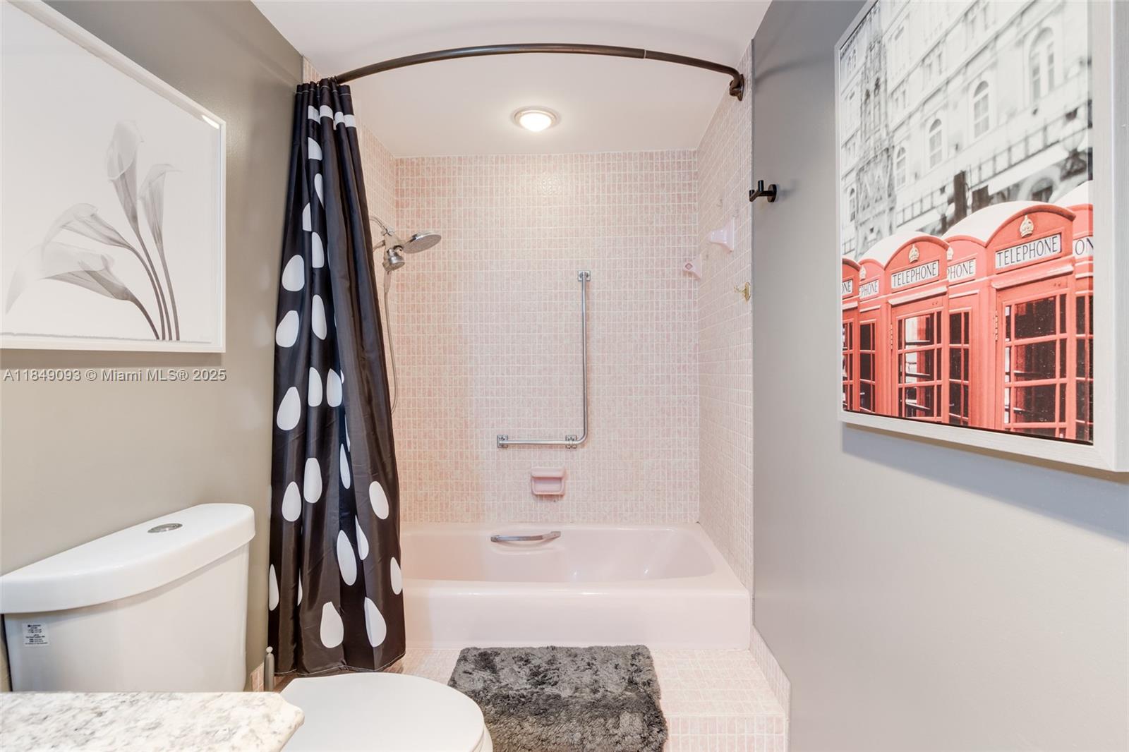 HILLCREST EAST NO 23 COND - Residential