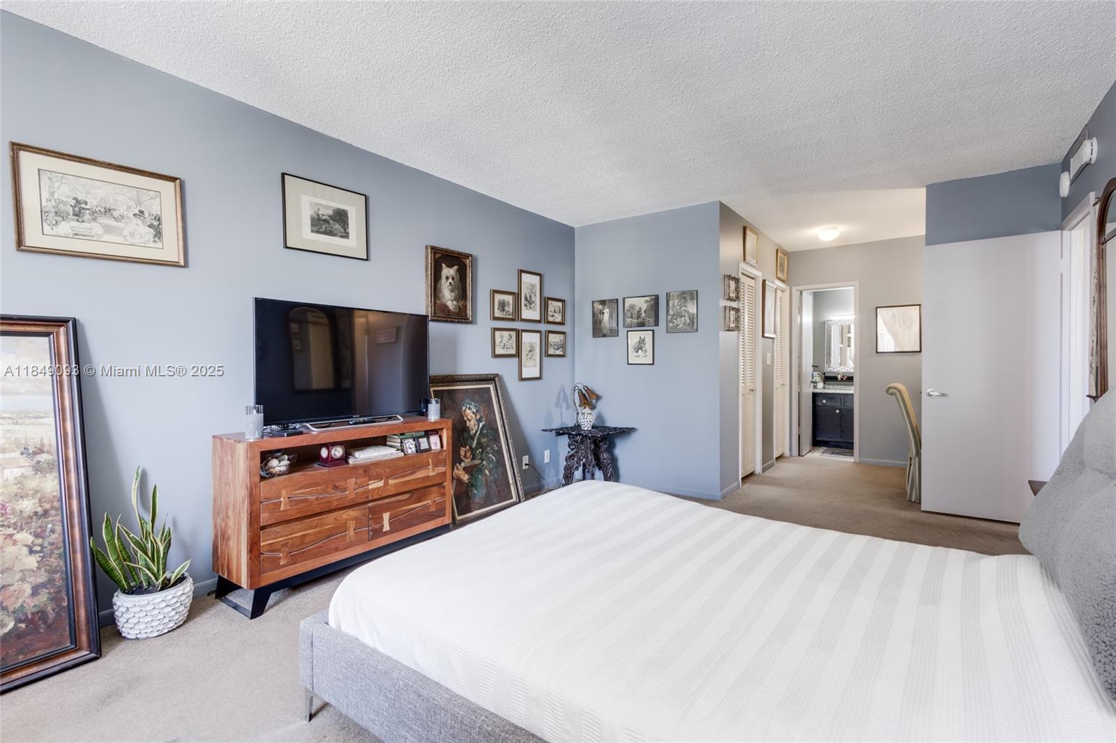 HILLCREST EAST NO 23 COND - Residential