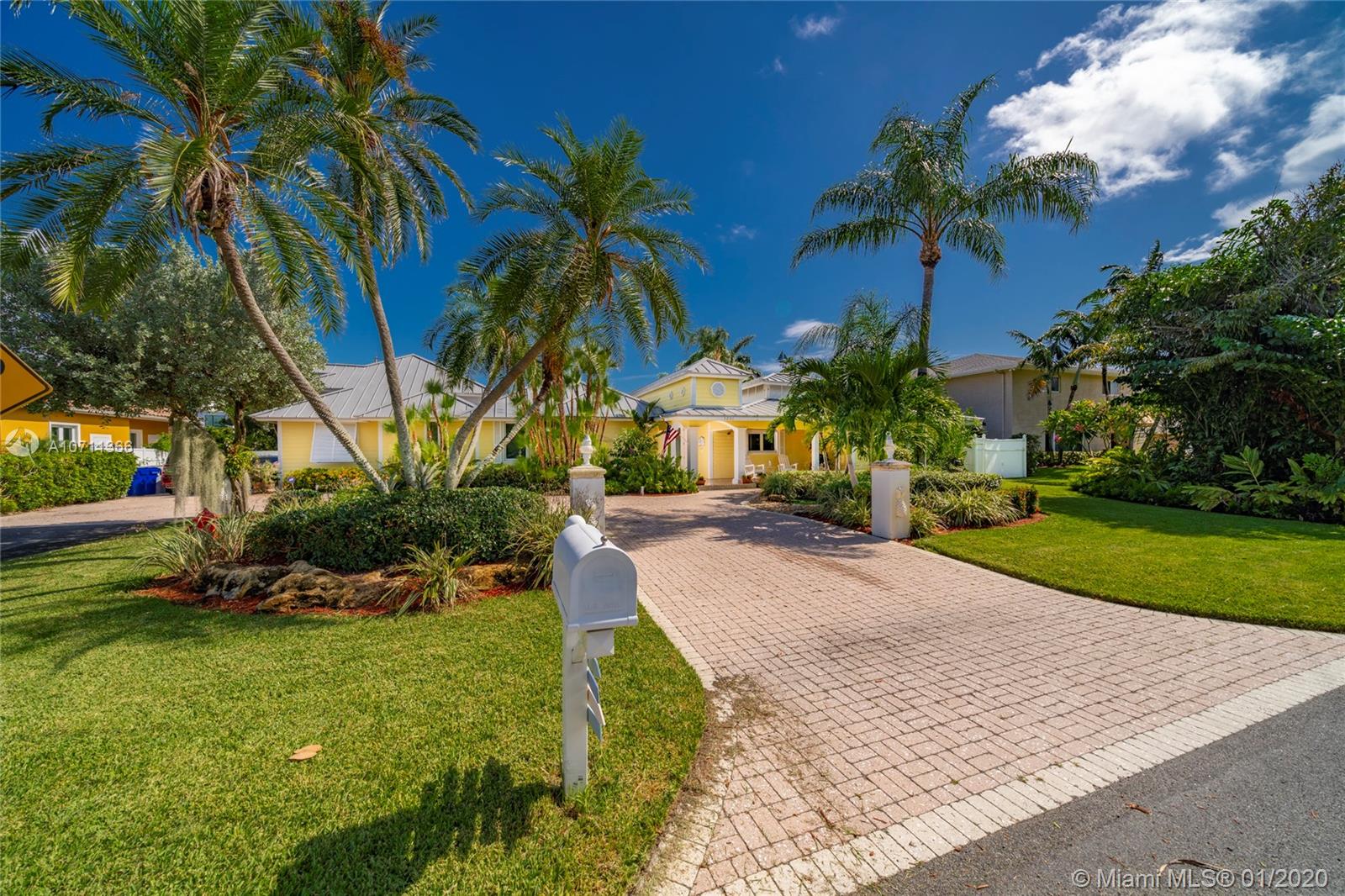 HILLSBORO SHORES SEC B - Residential