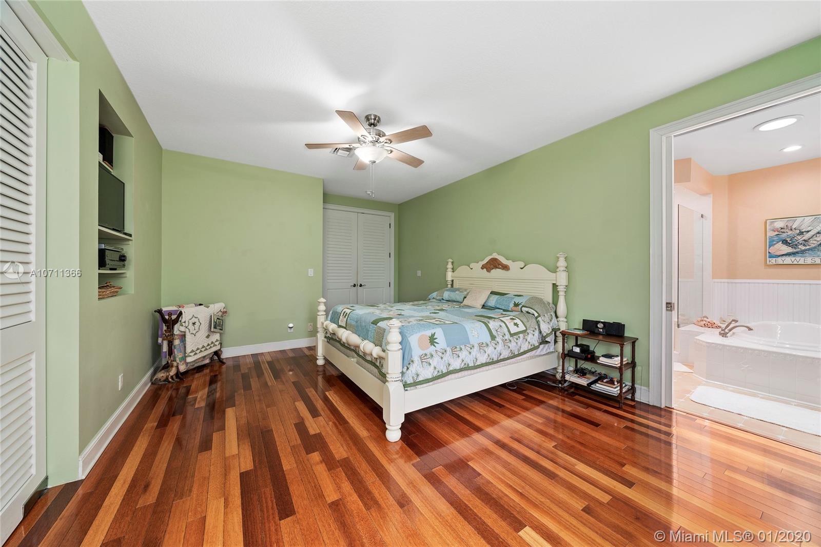HILLSBORO SHORES SEC B - Residential