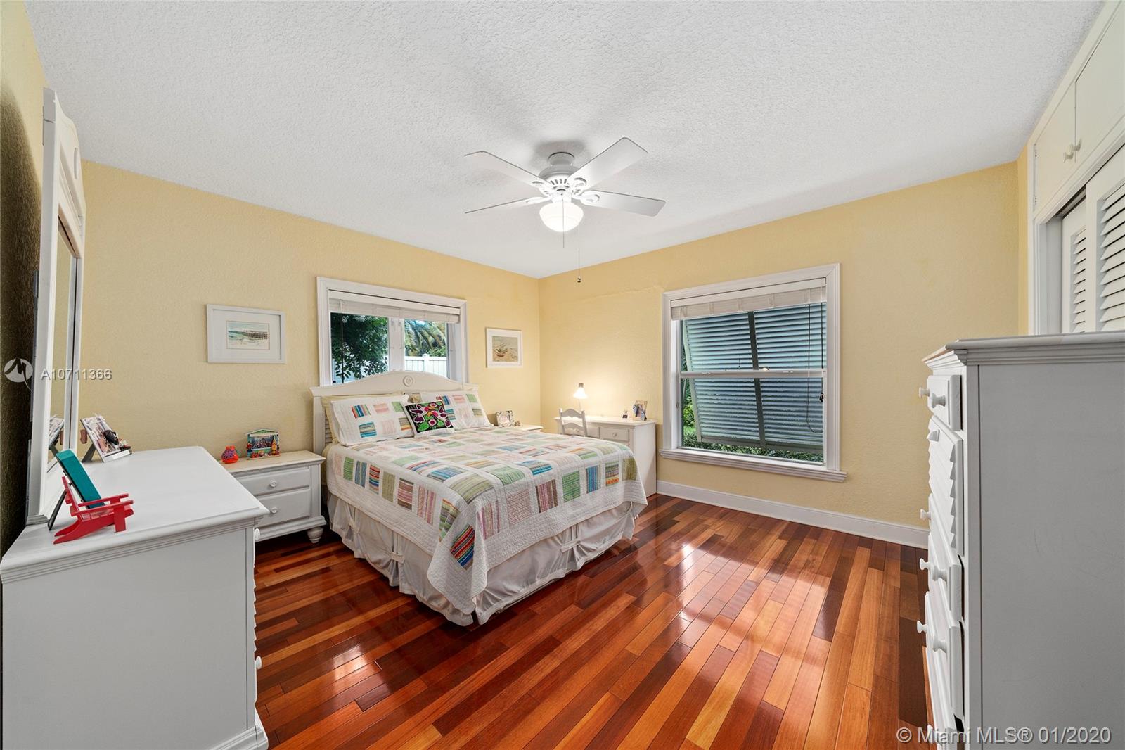 HILLSBORO SHORES SEC B - Residential