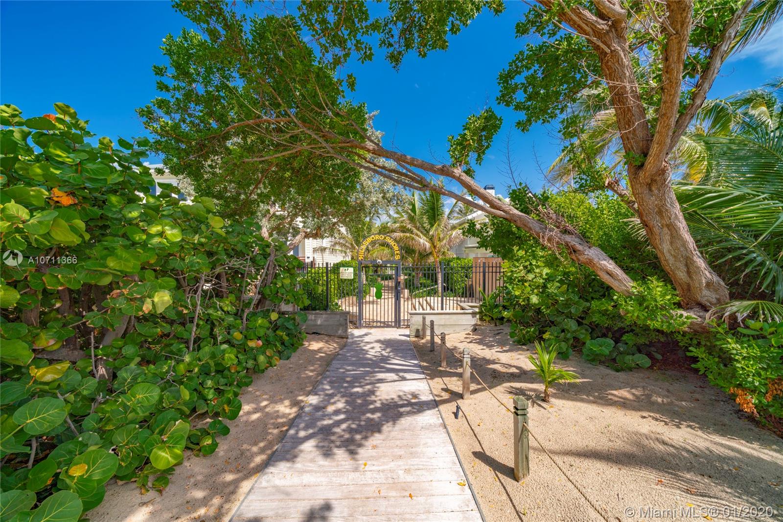HILLSBORO SHORES SEC B - Residential