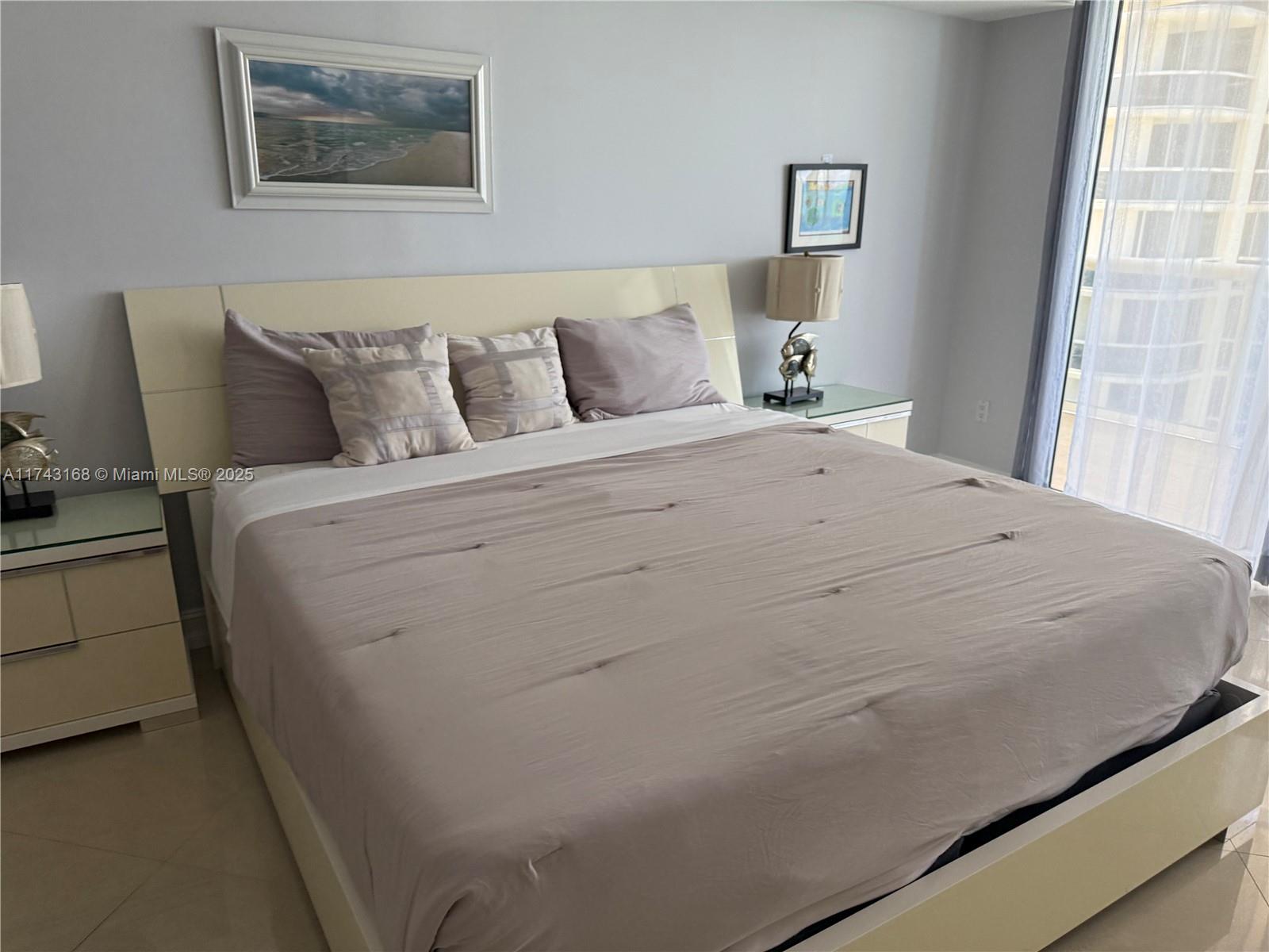 BEACH CLUB II - Residential