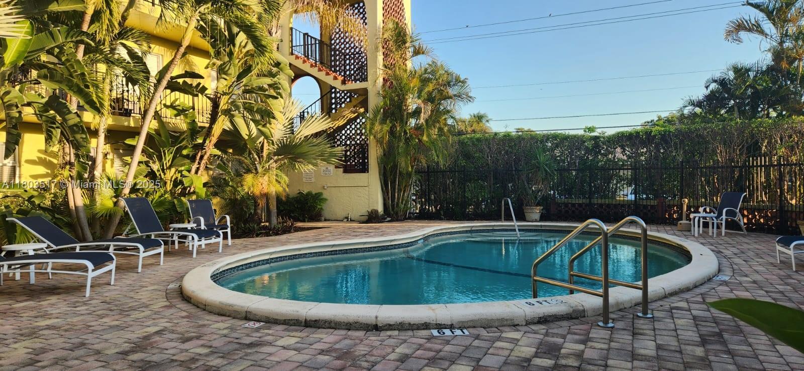 1100 NE 9th Ave