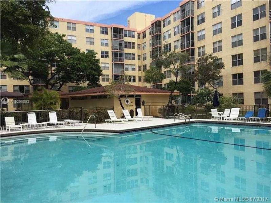 GOOD FOR INVESTOR !!!! YOU CAN BUY AND RENT THIS RIGHT AWAY. SPACIOUS 1 BED 1.5 BATH WITH BEAUTIFUL VIEW OVERLOOKING THE POOL AND GREYNOLDS PARK.  GATED COMMUNITY LOCATED IN GOOD SCHOOL DISTRICT. JUST MINUTES TO THE BEACH AND AVENTURA MALL. SMALL PET OK. NOT A SHORT SALE OR FORECLOSURE, <<<<<<<<Tenant Occupied  >>>>>>>