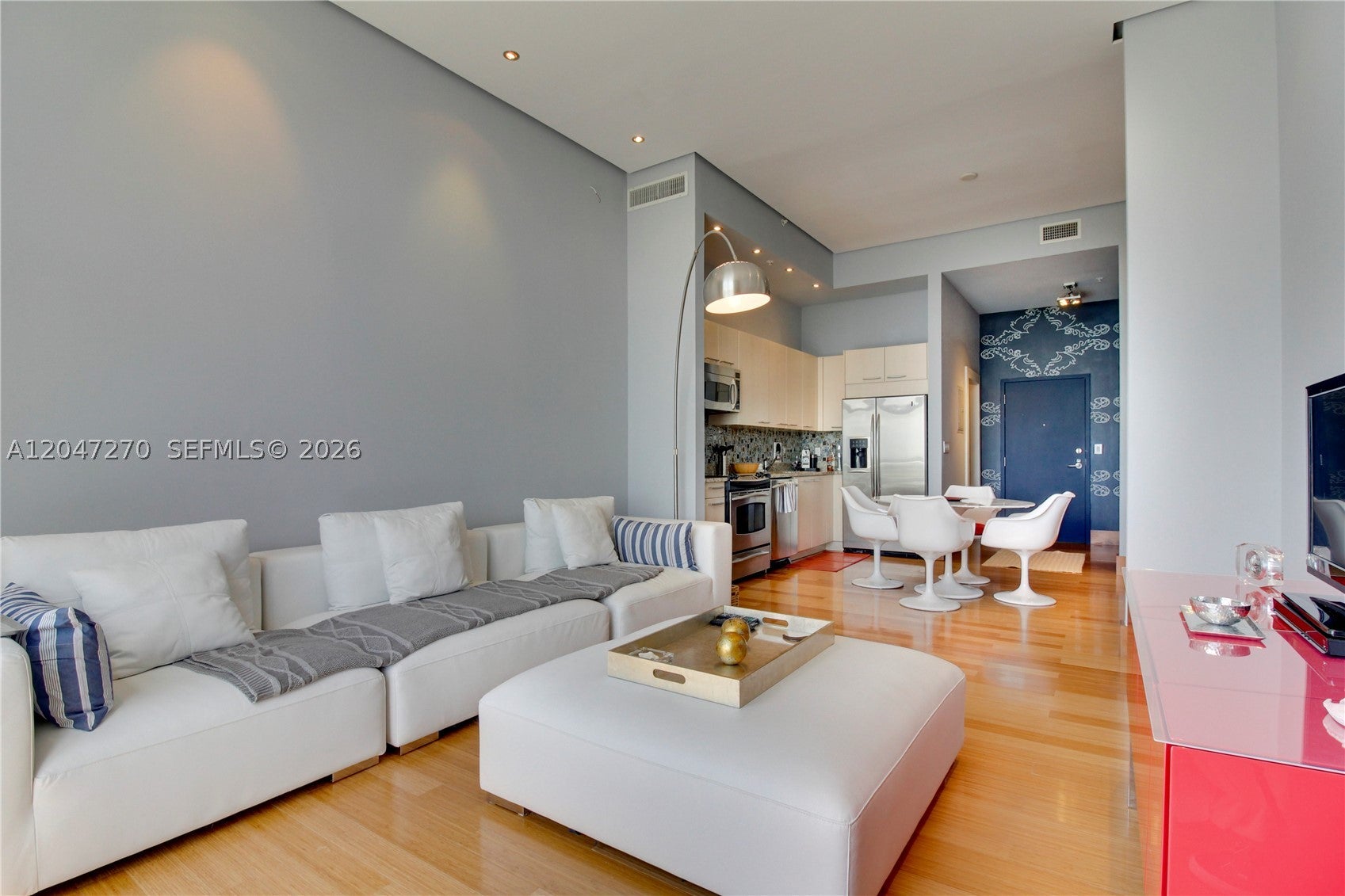 2001 Meridian Ave PH-21