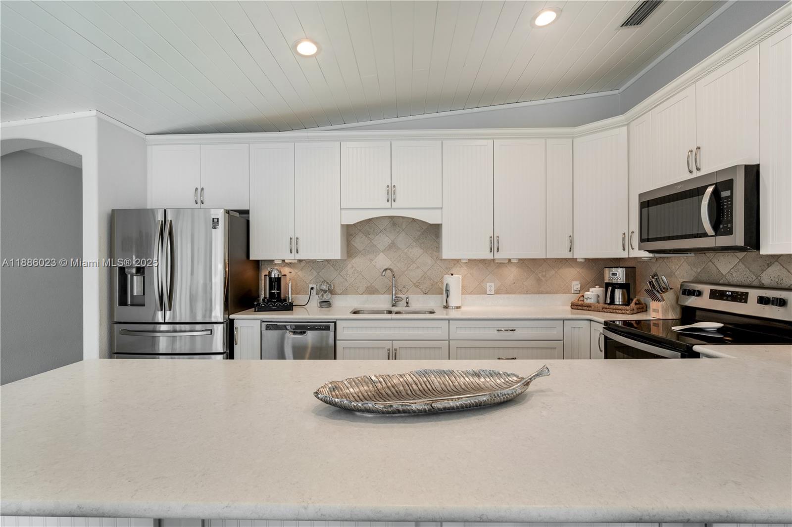 KEY COLONY BEACH - Residential