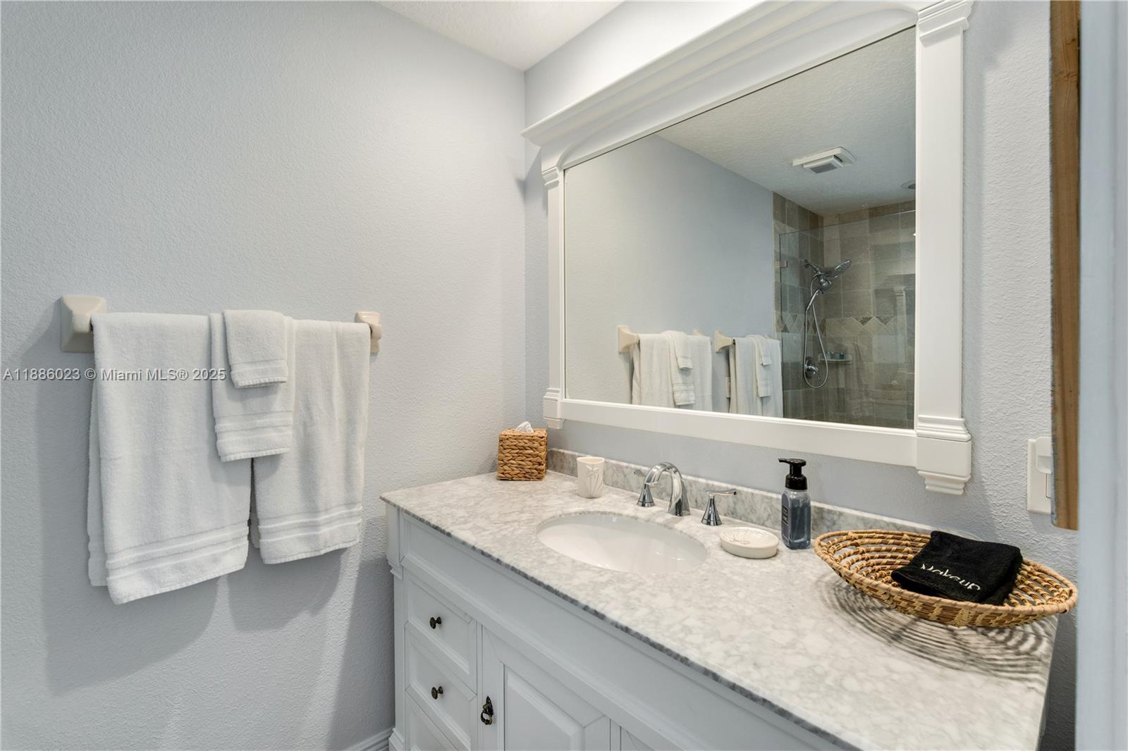 KEY COLONY BEACH - Residential