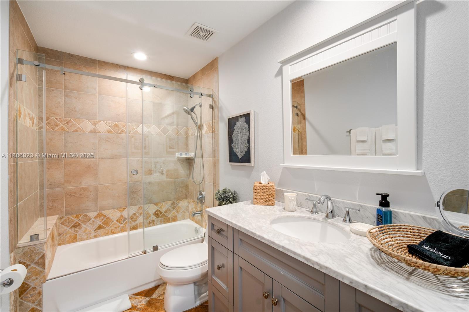 KEY COLONY BEACH - Residential