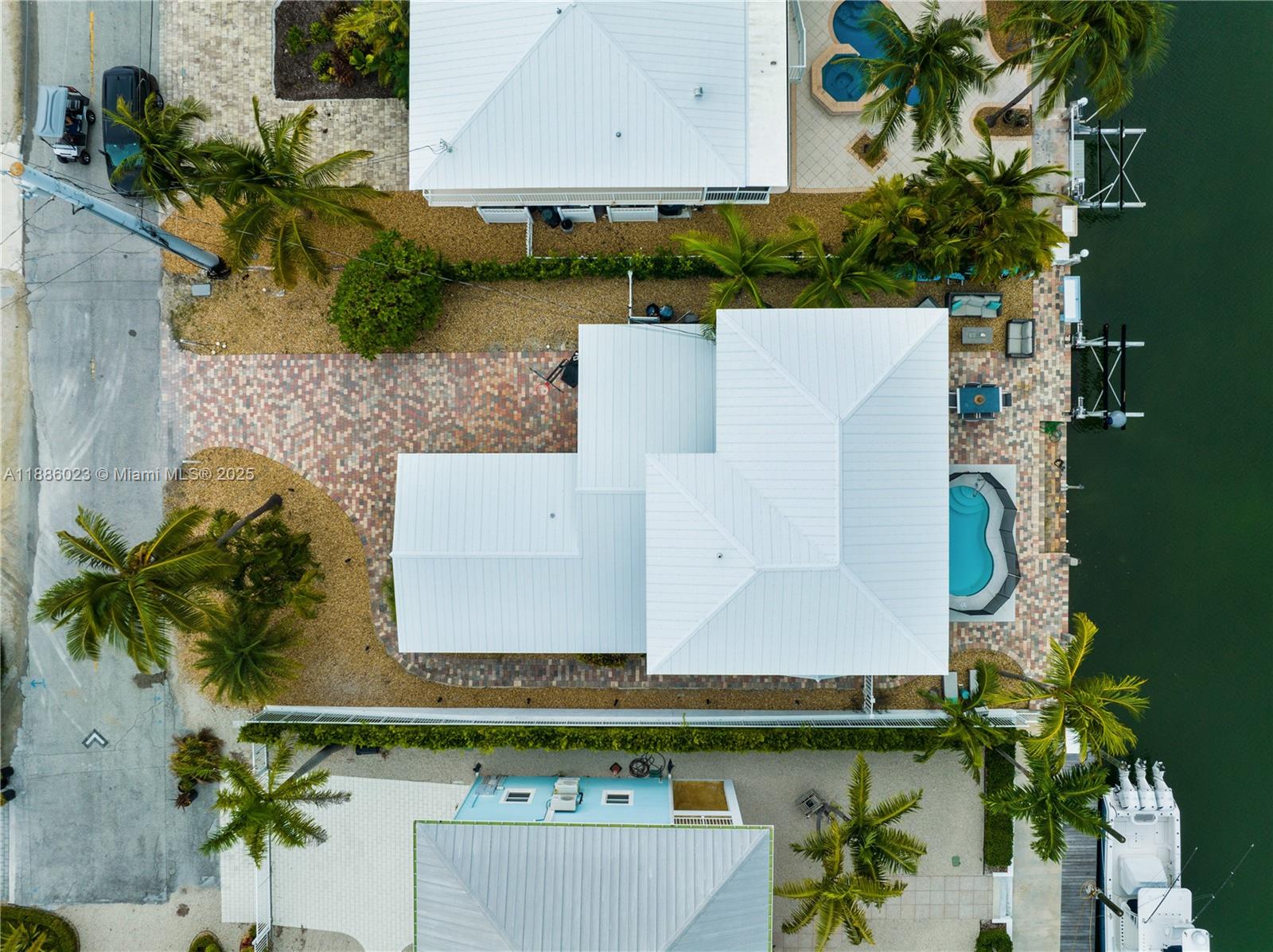 KEY COLONY BEACH - Residential